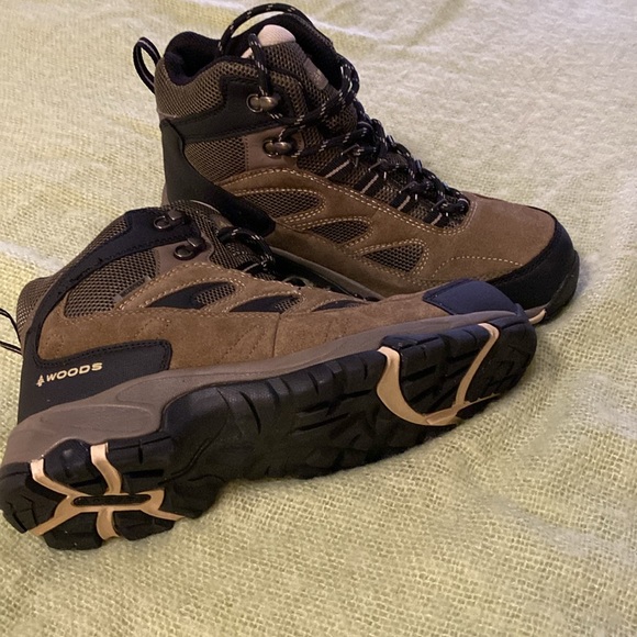 New hiking shoes, no tag, for men size 7 - Picture 2 of 3
